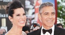 Clooney y Bullock encantan Venecia
